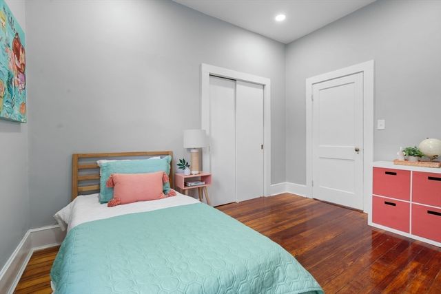 15 Ball St, New Bedford, MA 02745