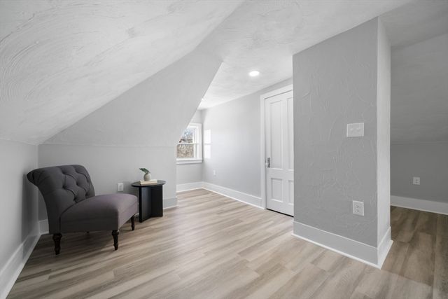 15 Ball St, New Bedford, MA 02745