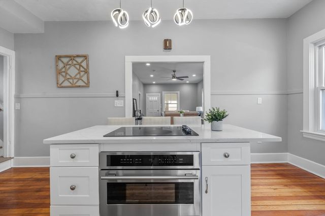 15 Ball St, New Bedford, MA 02745