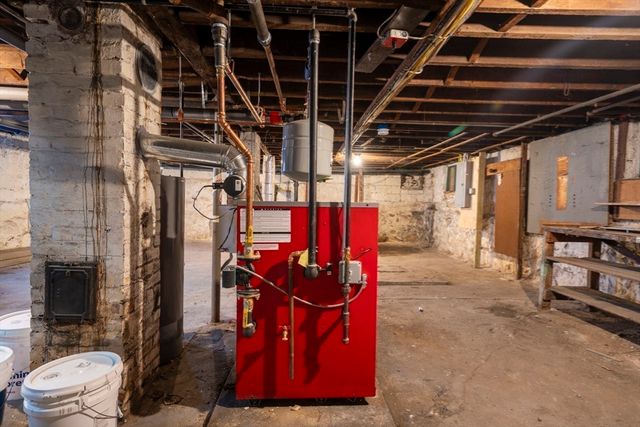 15 Ball St, New Bedford, MA 02745