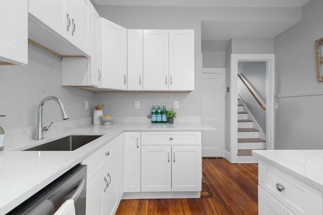 15 Ball St, New Bedford, MA 02745