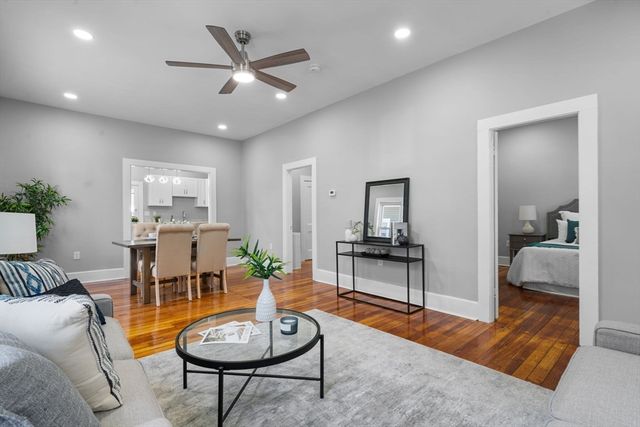 15 Ball St, New Bedford, MA 02745