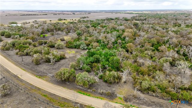 13822 County Road 394, El Campo, TX 77437