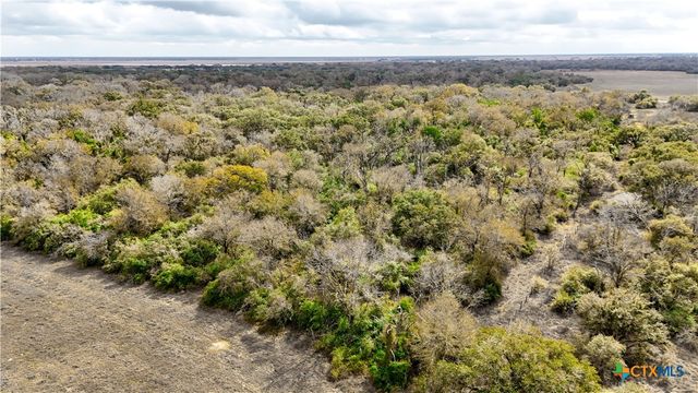 13822 County Road 394, El Campo, TX 77437