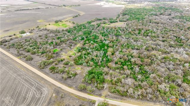 13822 County Road 394, El Campo, TX 77437