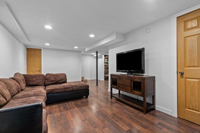 602 NORTH STREET, Waupaca, WI 54981