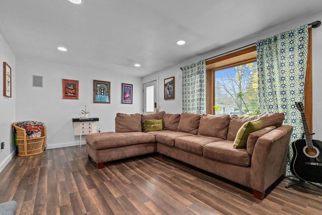 602 NORTH STREET, Waupaca, WI 54981