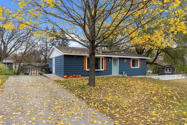 602 NORTH STREET, Waupaca, WI 54981