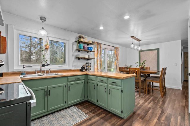 602 NORTH STREET, Waupaca, WI 54981