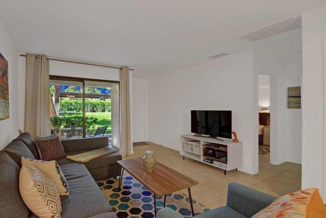 680 N Ashurst Court 100, Palm Springs, CA 92262