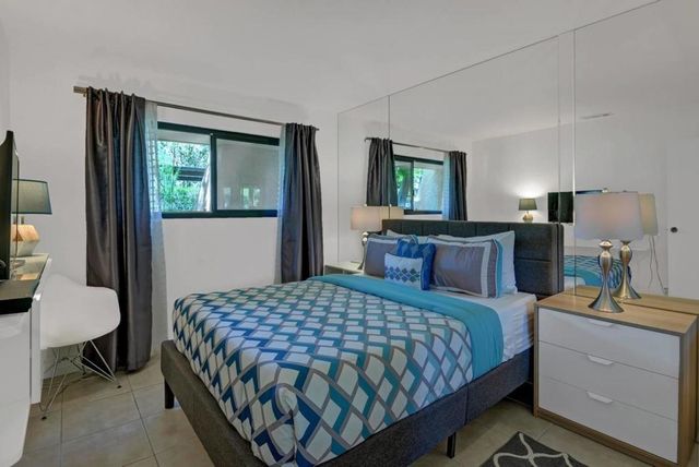 680 N Ashurst Court 100, Palm Springs, CA 92262