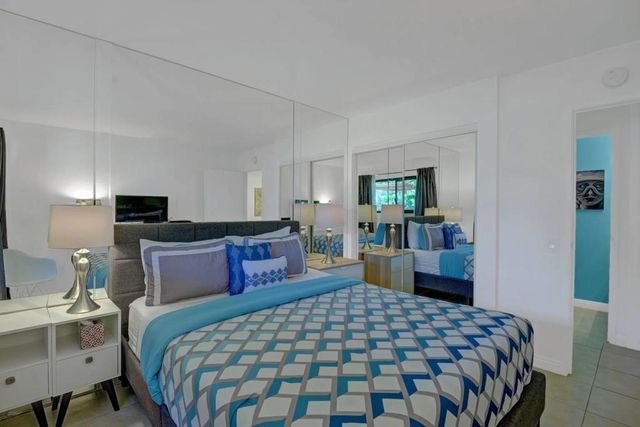 680 N Ashurst Court 100, Palm Springs, CA 92262