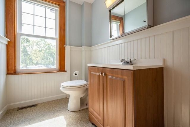 41 Dean Ave, Franklin, MA 02038