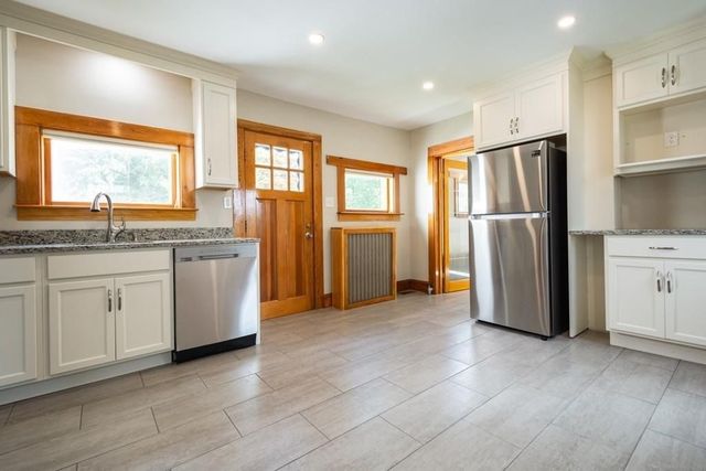 41 Dean Ave, Franklin, MA 02038
