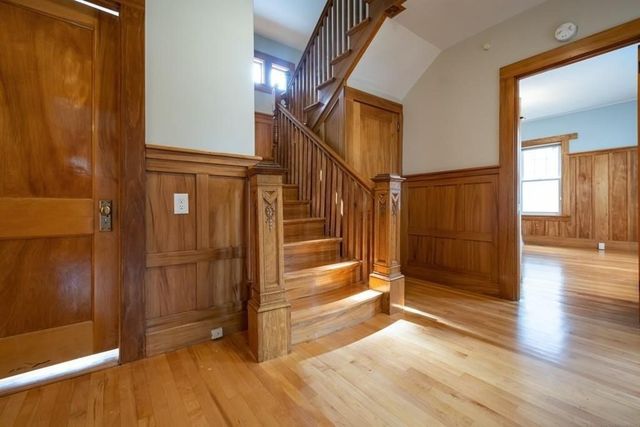 41 Dean Ave, Franklin, MA 02038
