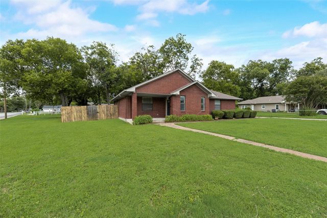 918 Prairie Avenue, Cleburne, TX 76033