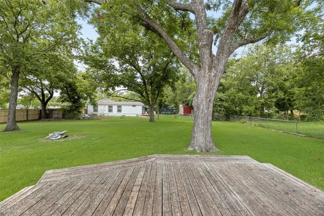 918 Prairie Avenue, Cleburne, TX 76033