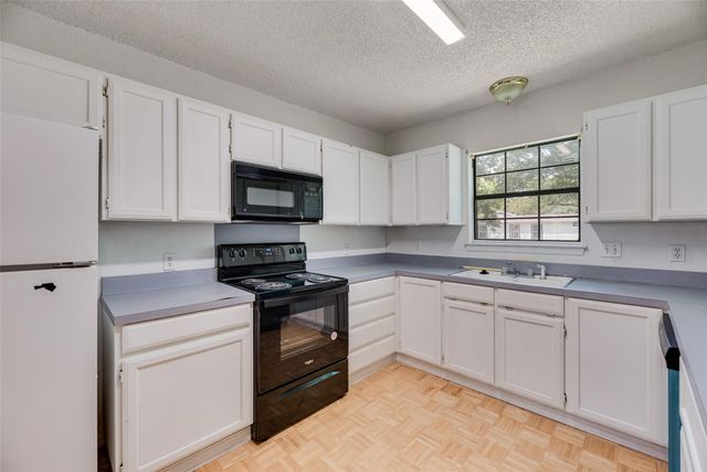 918 Prairie Avenue, Cleburne, TX 76033