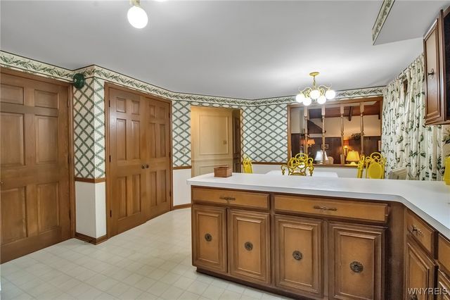 31 Shadow Wood Drive, Amherst, NY 14051