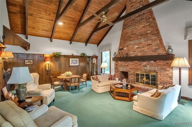 31 Shadow Wood Drive, Amherst, NY 14051