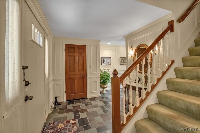 31 Shadow Wood Drive, Amherst, NY 14051