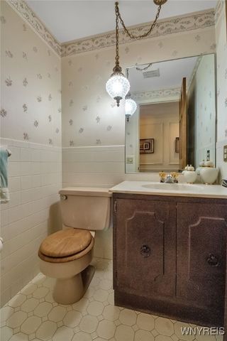 31 Shadow Wood Drive, Amherst, NY 14051