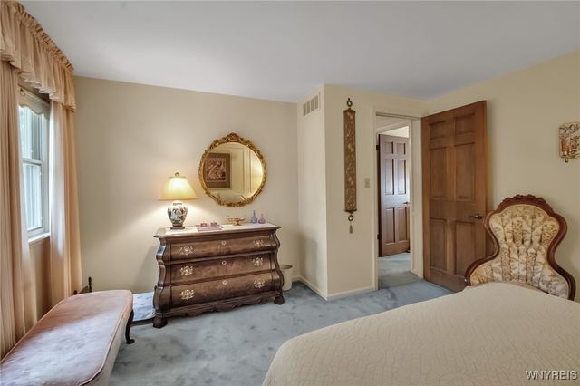 31 Shadow Wood Drive, Amherst, NY 14051