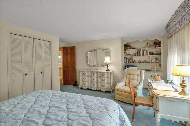 31 Shadow Wood Drive, Amherst, NY 14051