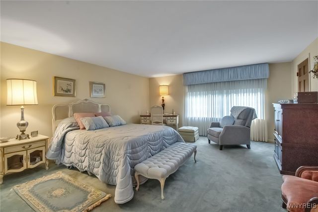 31 Shadow Wood Drive, Amherst, NY 14051