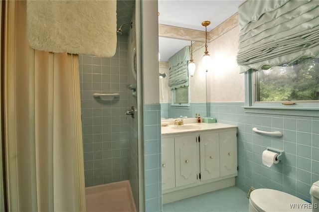 31 Shadow Wood Drive, Amherst, NY 14051