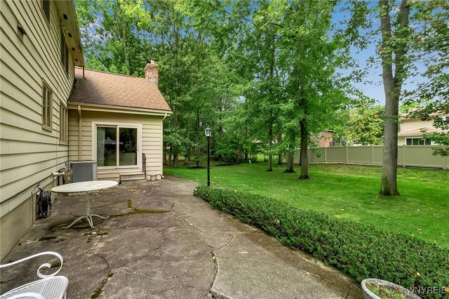 31 Shadow Wood Drive, Amherst, NY 14051