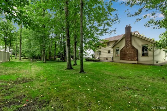 31 Shadow Wood Drive, Amherst, NY 14051