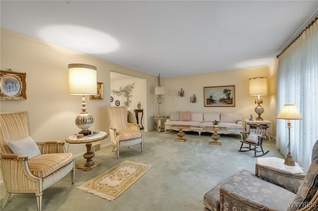 31 Shadow Wood Drive, Amherst, NY 14051