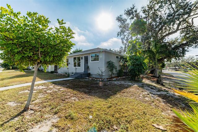 1715 17TH AVENUE W, Bradenton, FL 34205