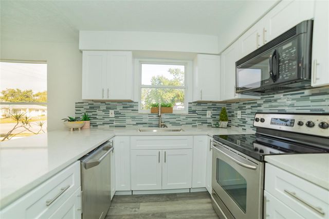 1715 17TH AVENUE W, Bradenton, FL 34205