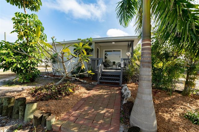 1715 17TH AVENUE W, Bradenton, FL 34205