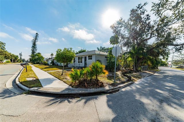 1715 17TH AVENUE W, Bradenton, FL 34205