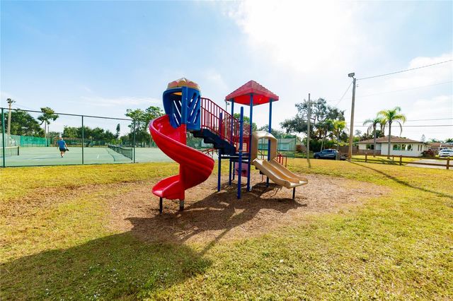 1715 17TH AVENUE W, Bradenton, FL 34205