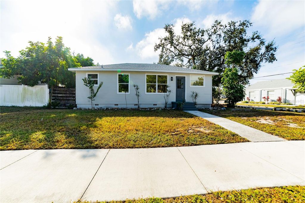 1715 17TH AVENUE W, Bradenton, FL 34205