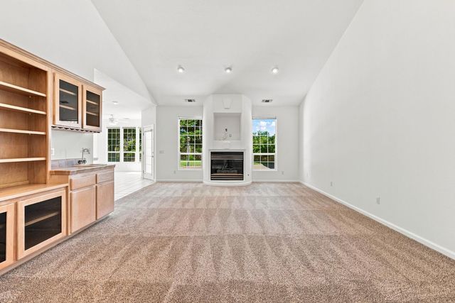 8830 Balmoral Dr, Newcastle, CA 95658