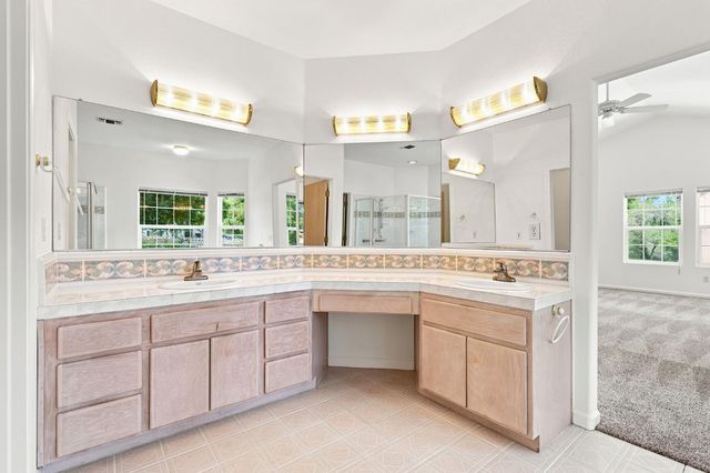 8830 Balmoral Dr, Newcastle, CA 95658