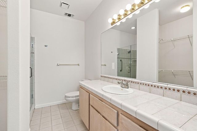 8830 Balmoral Dr, Newcastle, CA 95658