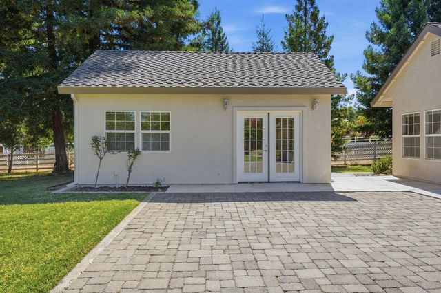 8830 Balmoral Dr, Newcastle, CA 95658