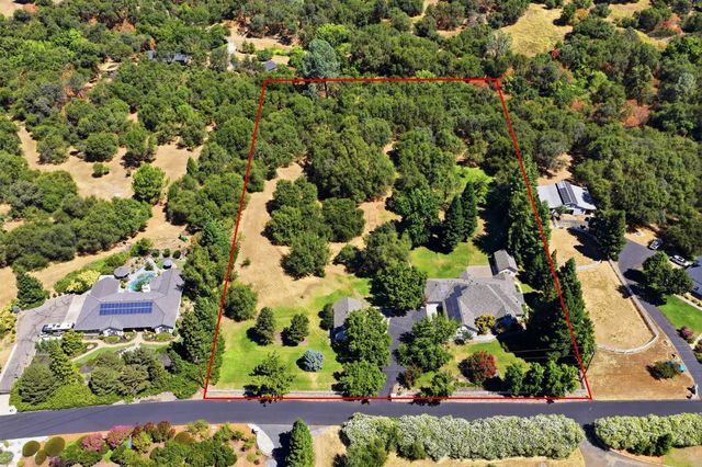 8830 Balmoral Dr, Newcastle, CA 95658