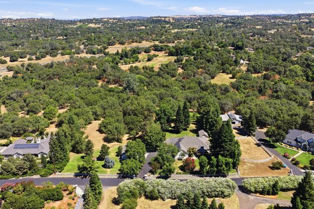 8830 Balmoral Dr, Newcastle, CA 95658