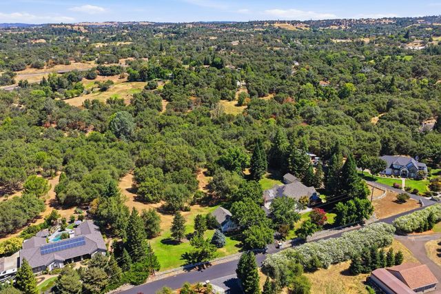8830 Balmoral Dr, Newcastle, CA 95658