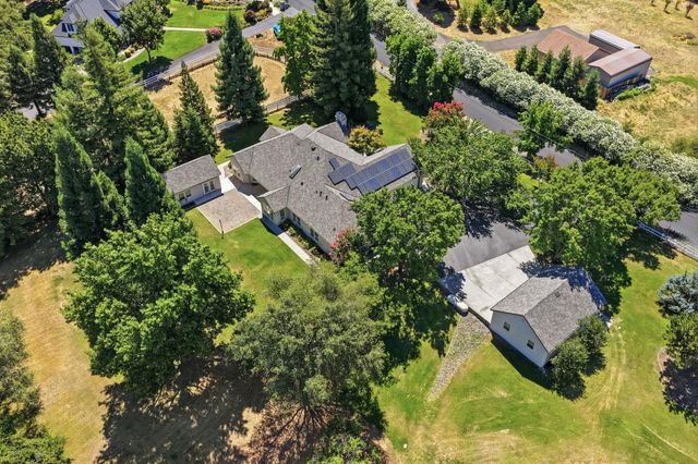 8830 Balmoral Dr, Newcastle, CA 95658