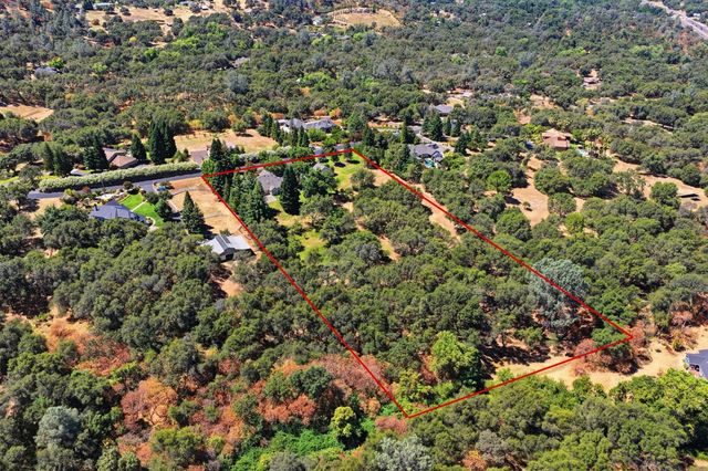 8830 Balmoral Dr, Newcastle, CA 95658
