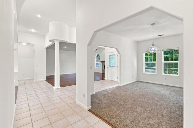 8830 Balmoral Dr, Newcastle, CA 95658
