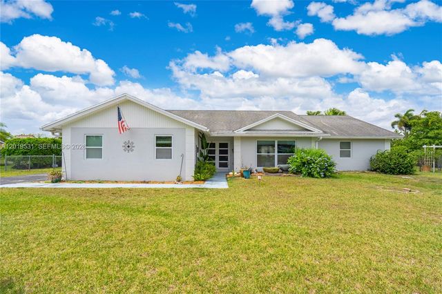 1501 NW 20th St, Homestead, FL 33030
